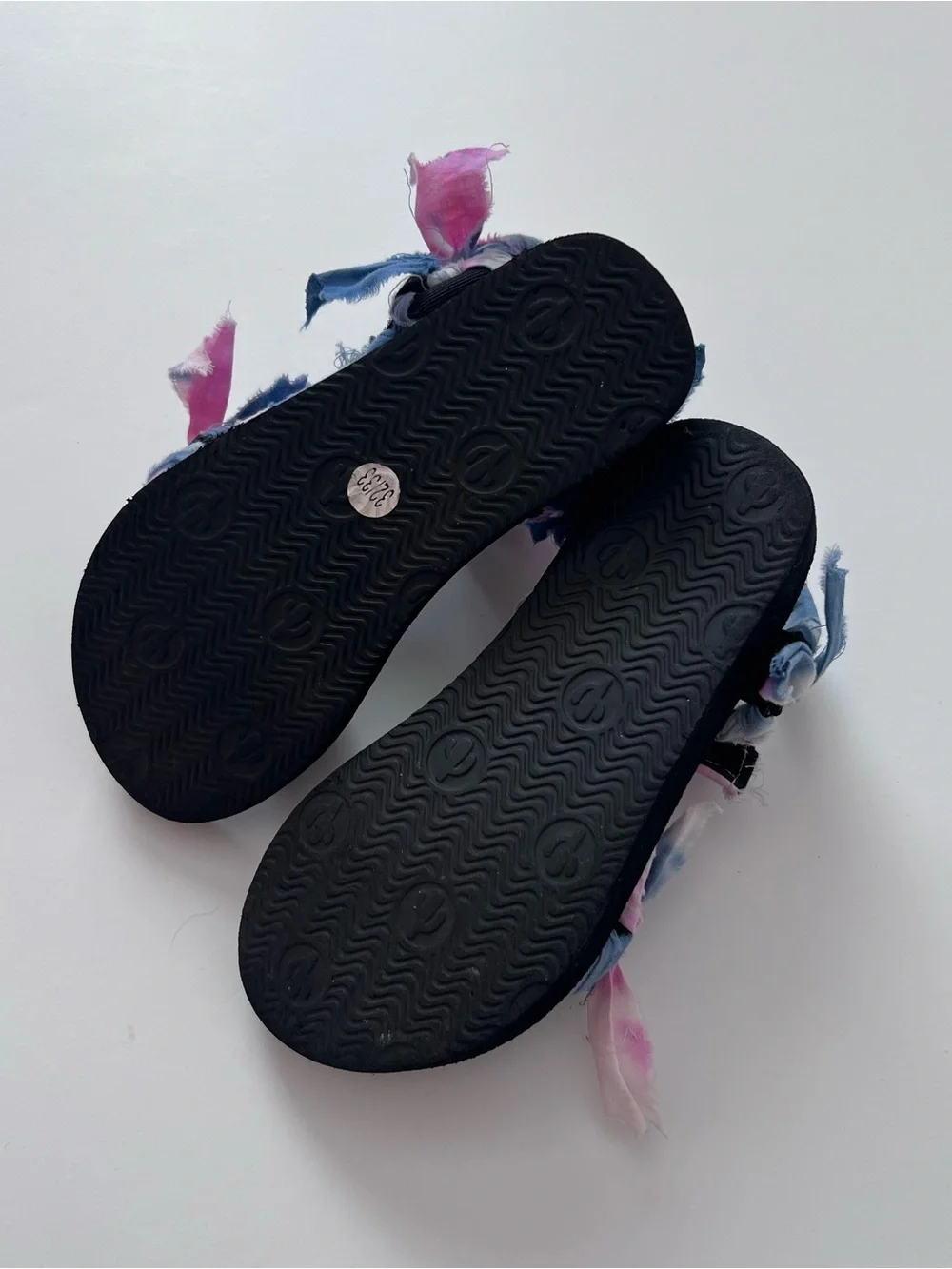 Arizona Love Pink & Blue tie dye Strap Sandals size 32/33